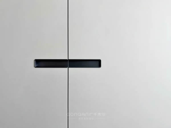 广千木门